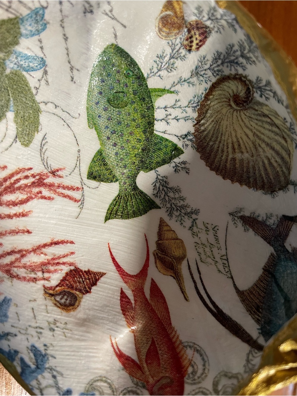 Handcrafted clam shell ring dish with ocean sea life decoupage design 🐠🌅⚓️🪸🐚 - Picture 3 of 5